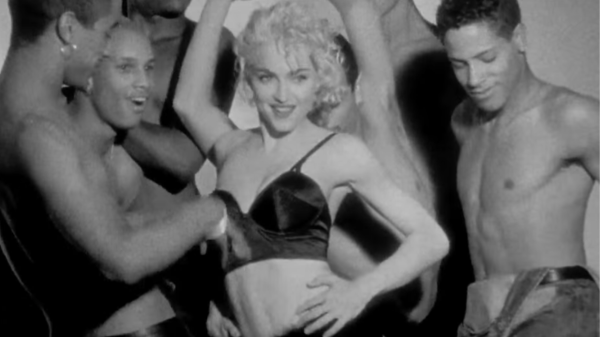 Клип кучи. Мадонна клип фото. Мадонна и много мужчин. Мадонна клипы.